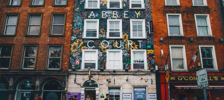 Fachada del Abbey Court en Dublín, Irlanda [Foto: Hostelworld]