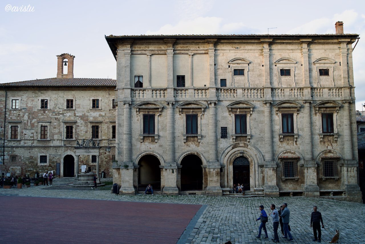 Palazzo Nobili-Tarugi, Piazza Grande, Montepulciano, Toscana Italia [(c)Foto: @avistu]