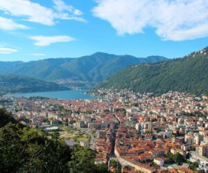Casas a orillas del lago Como