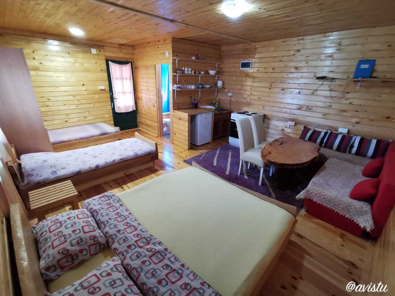 Alojamiento Kolibe Coric, P.N. Biogradska Gora, Montenegro [(c)Foto: @avistu]