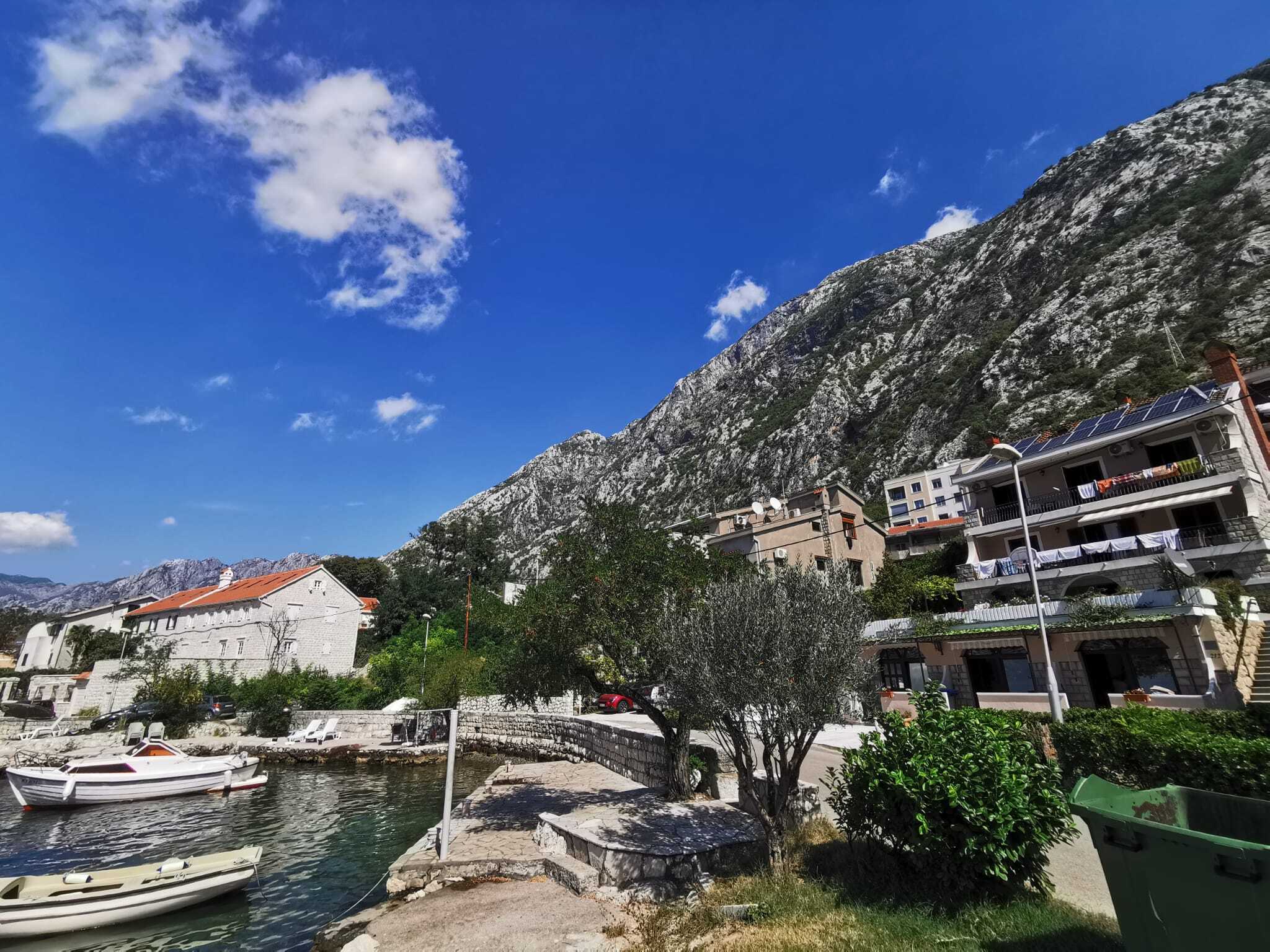 Alojamiento Tomcuk, Bahía de Kotor. Montenegro [(c) Foto @avistu]