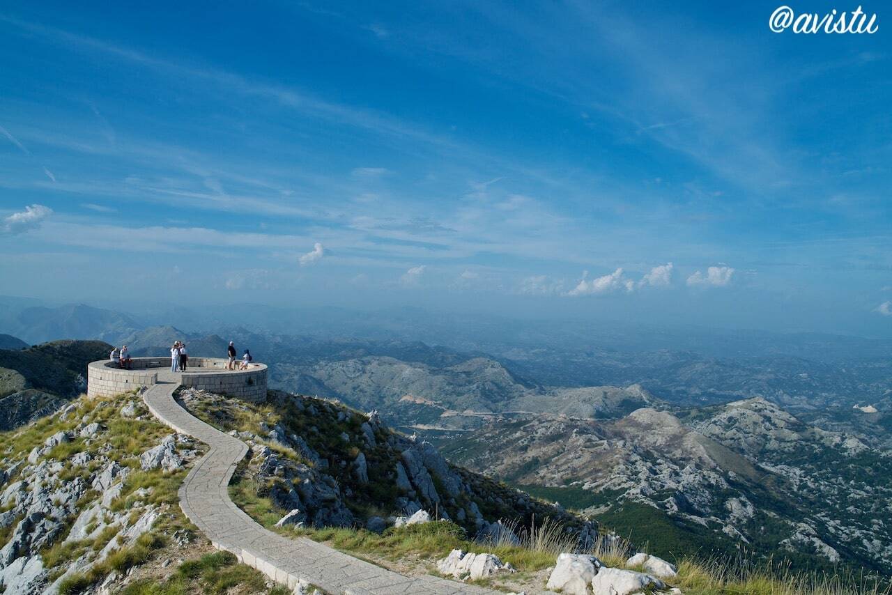 Mirador del Mausoleo de Petar II Petrović-Njegoš, Parque Nacional de Lovcen, Montenegro [(c)Foto- @avistu]