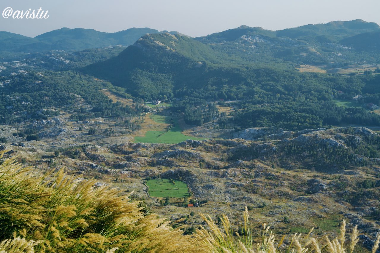Paisajes del Parque Nacional Lovcen desde la cumbre del Jezerski vrh, Montenegro [(c)Foto: @avistu]