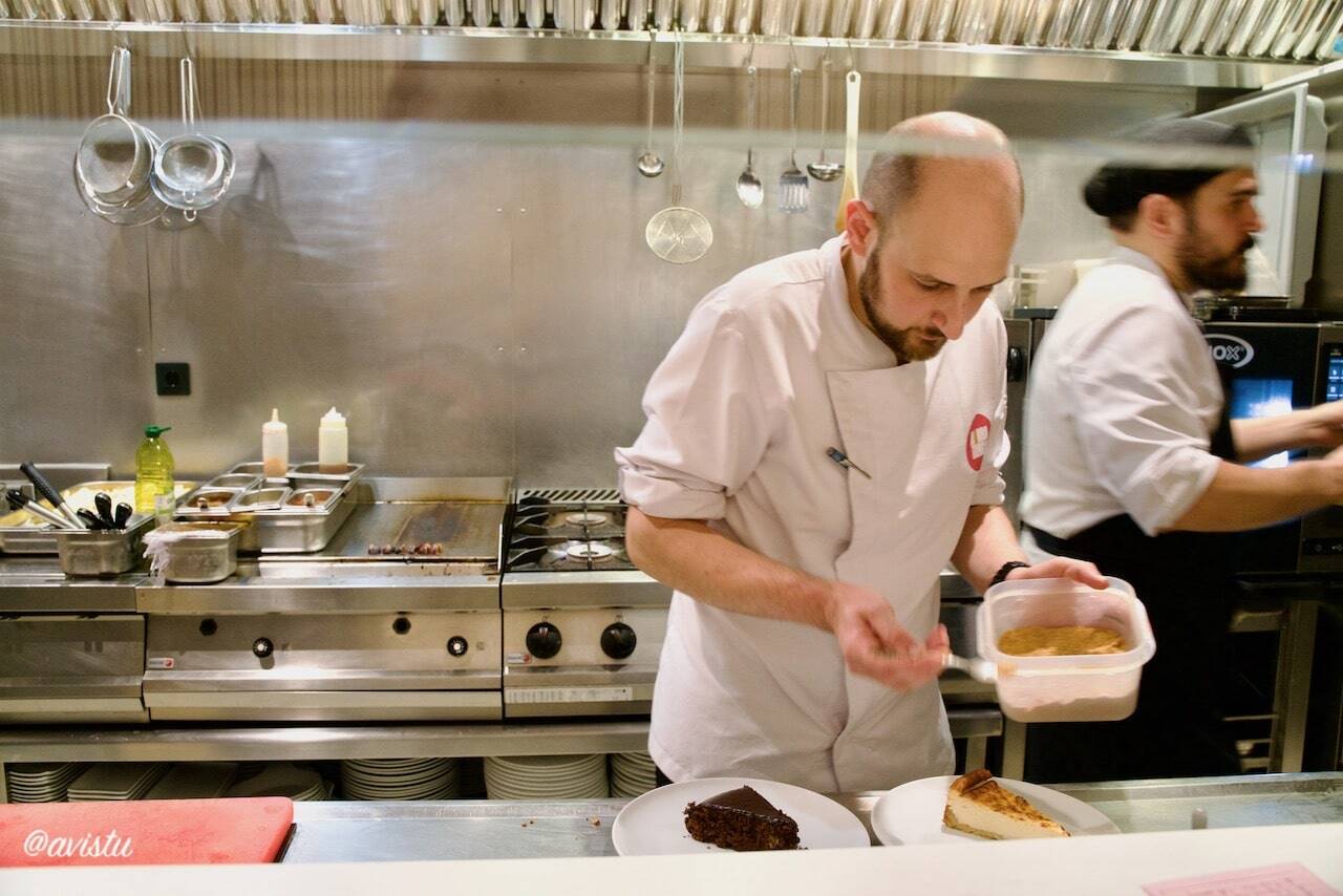 Cristobal Castillo en la cocina del Restaurante Morro Tango, Alfaro, La Rioja [(c)Foto: @avistu]