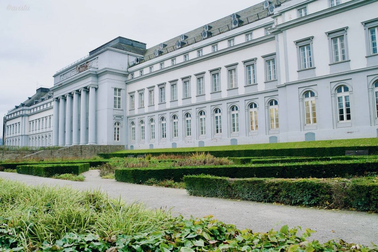 Fachada orientada al Rin del Palacio Electoral  en Coblenza / Koblenz, Alemania [(c)Foto: @avistu]