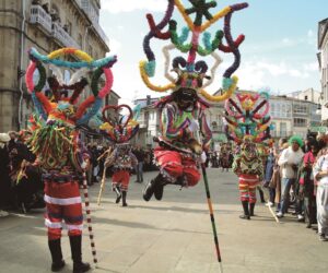 Boteiros en el Carnaval de Viana do Bolo, Orense, Galicia [Foto: Periódico O Sil]