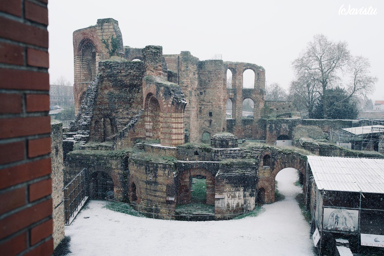 Conjunto del caldarium desde el mirador en las Termas Imperiales en Tréveris (Trier), Alemania [(c)Foto: @avistu]