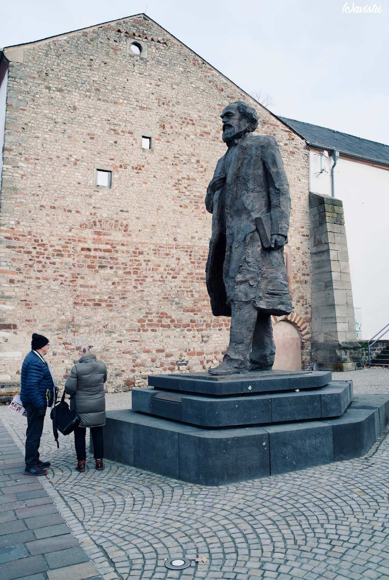 Estatua de Karl Marx en Tréveris (Trier), Alemania [(c)Foto: @avistu]