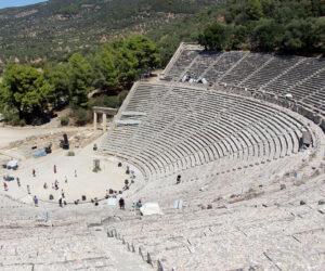 El enorme teatro griego de Epidauro