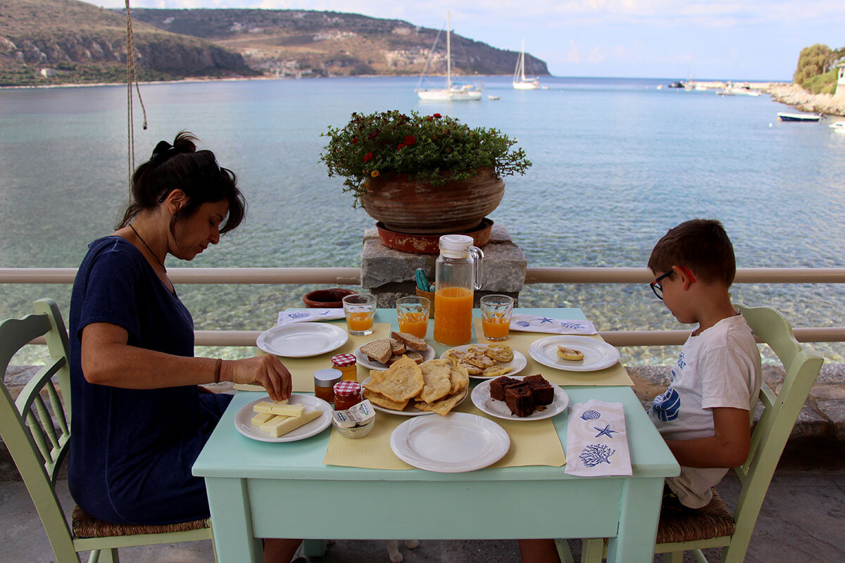 Desayunando en Limeni