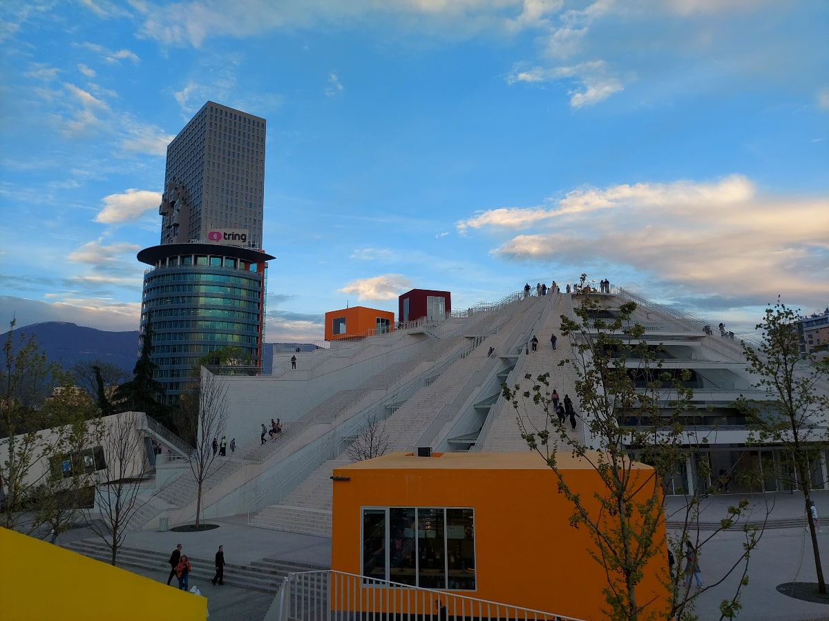 Qué ver en Tirana: la vibrante capital albanesa