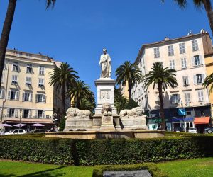 Ajaccio: guía práctica para visitar la capital de Córcega