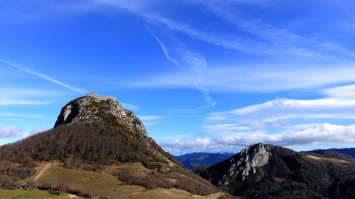 Vistas al castillo de Montségu