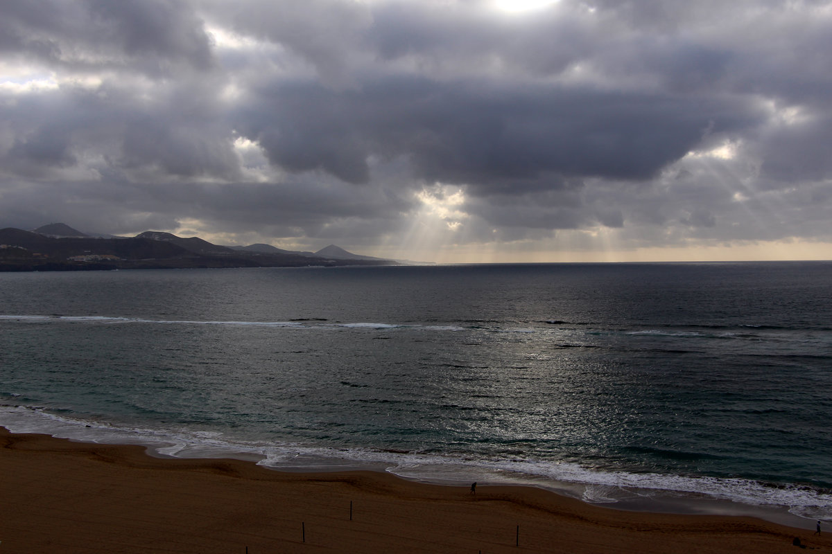 Amanece en la playa de las Canteras