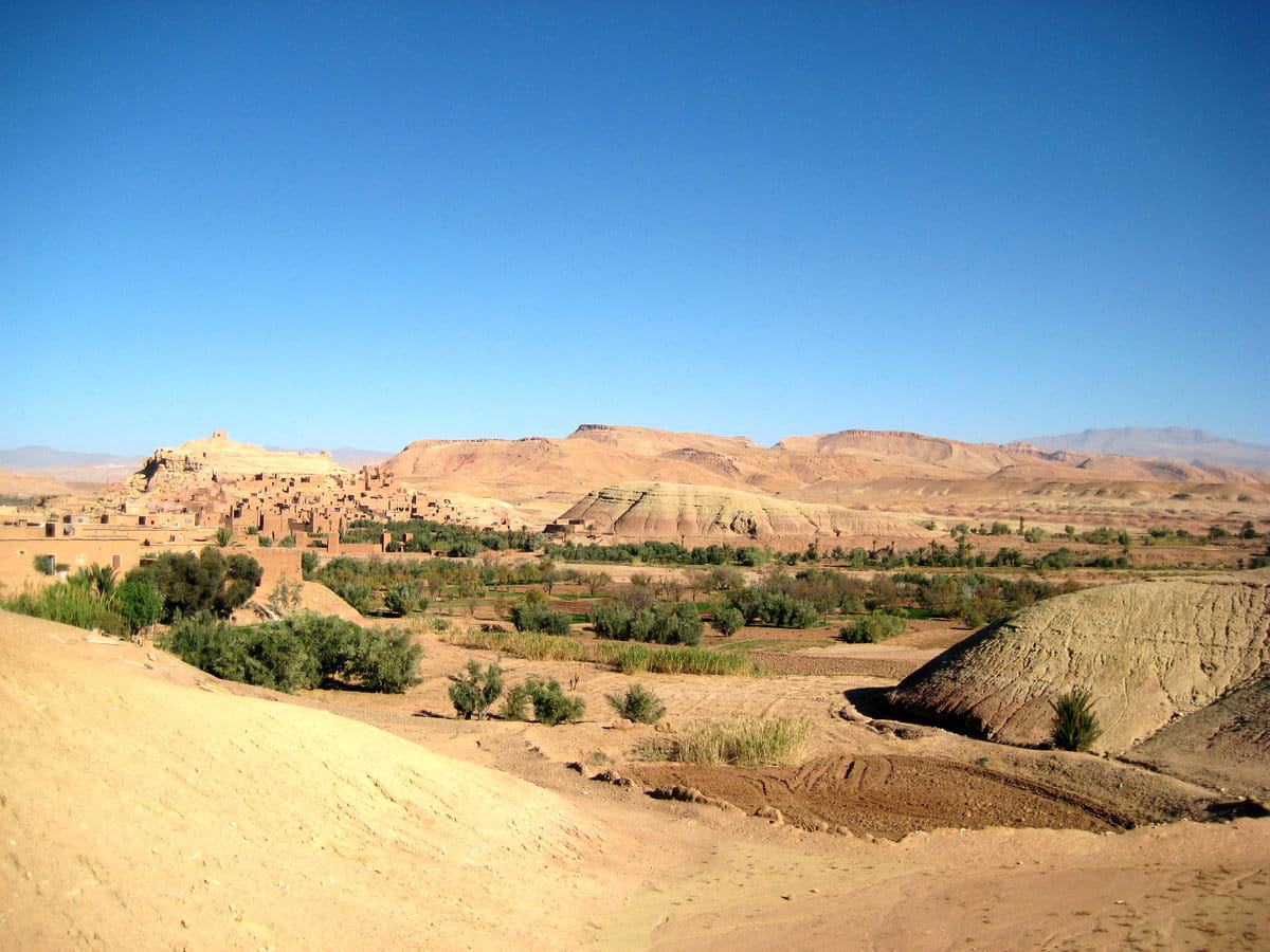 El paisaje árido alrededor de Ait Ben Haddou