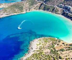 Visual aérea de la playa de Voulisma