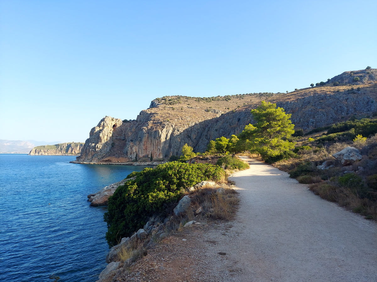 Paseo desde la playa de Neraki hasta Nauplia