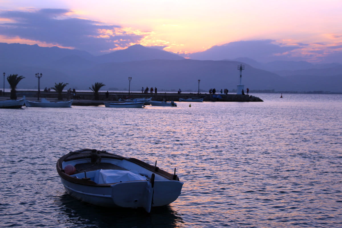 Atardecer en el puerto de Nauplia