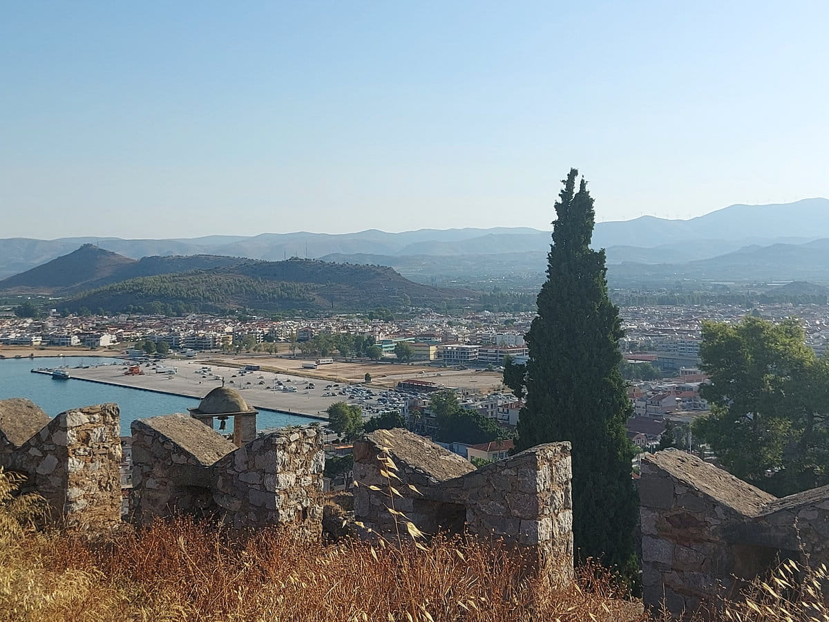 Vistas desde la fortaleza de Palamedes a Nauplia