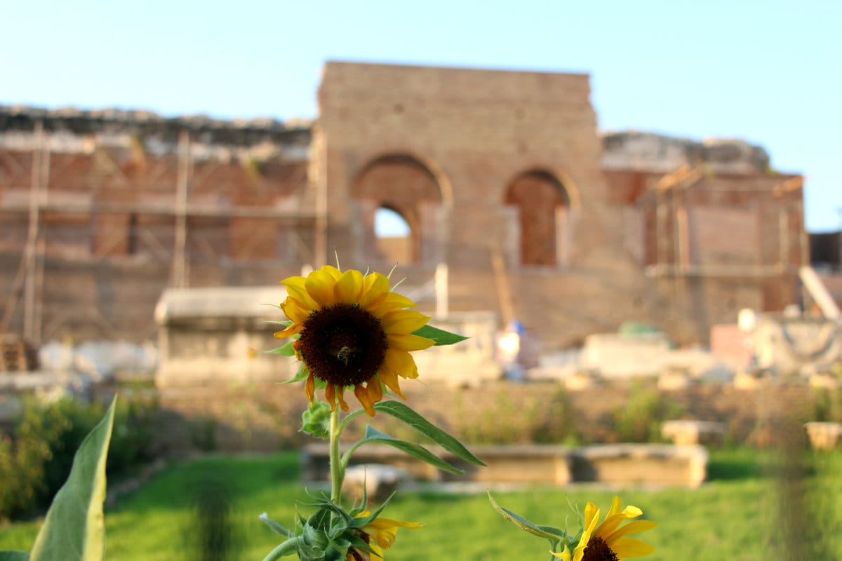 Ruinas del estadio romano de Patras