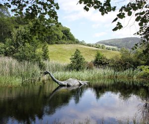 lago ness con nessie