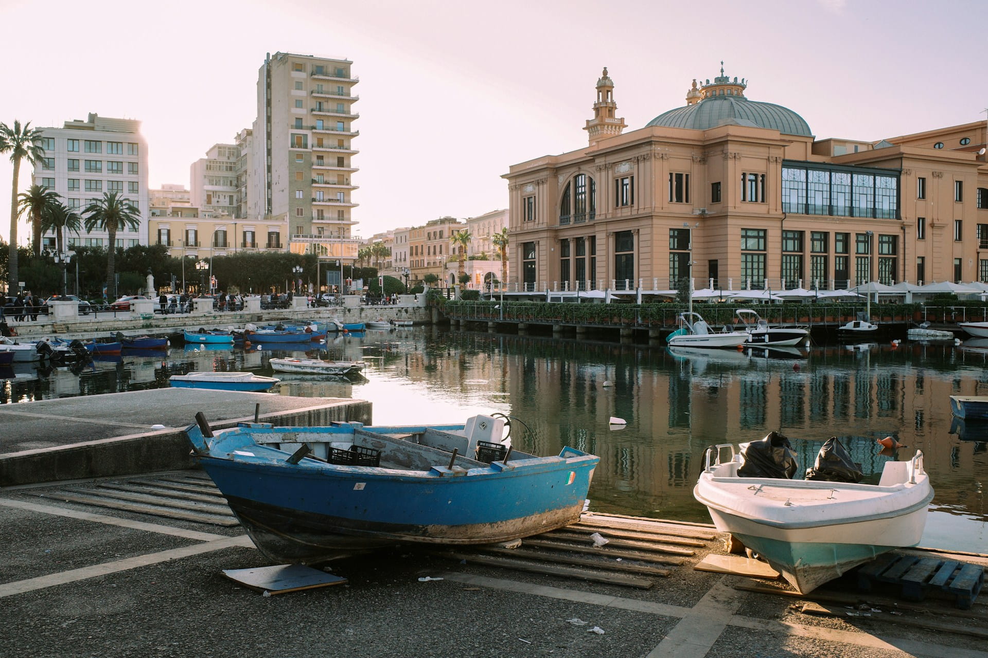 Vistas al puerto de Bari