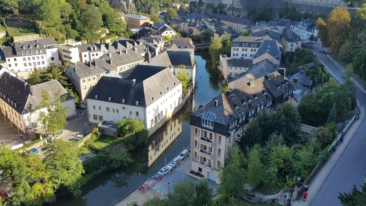 alojarse en Luxemburgo