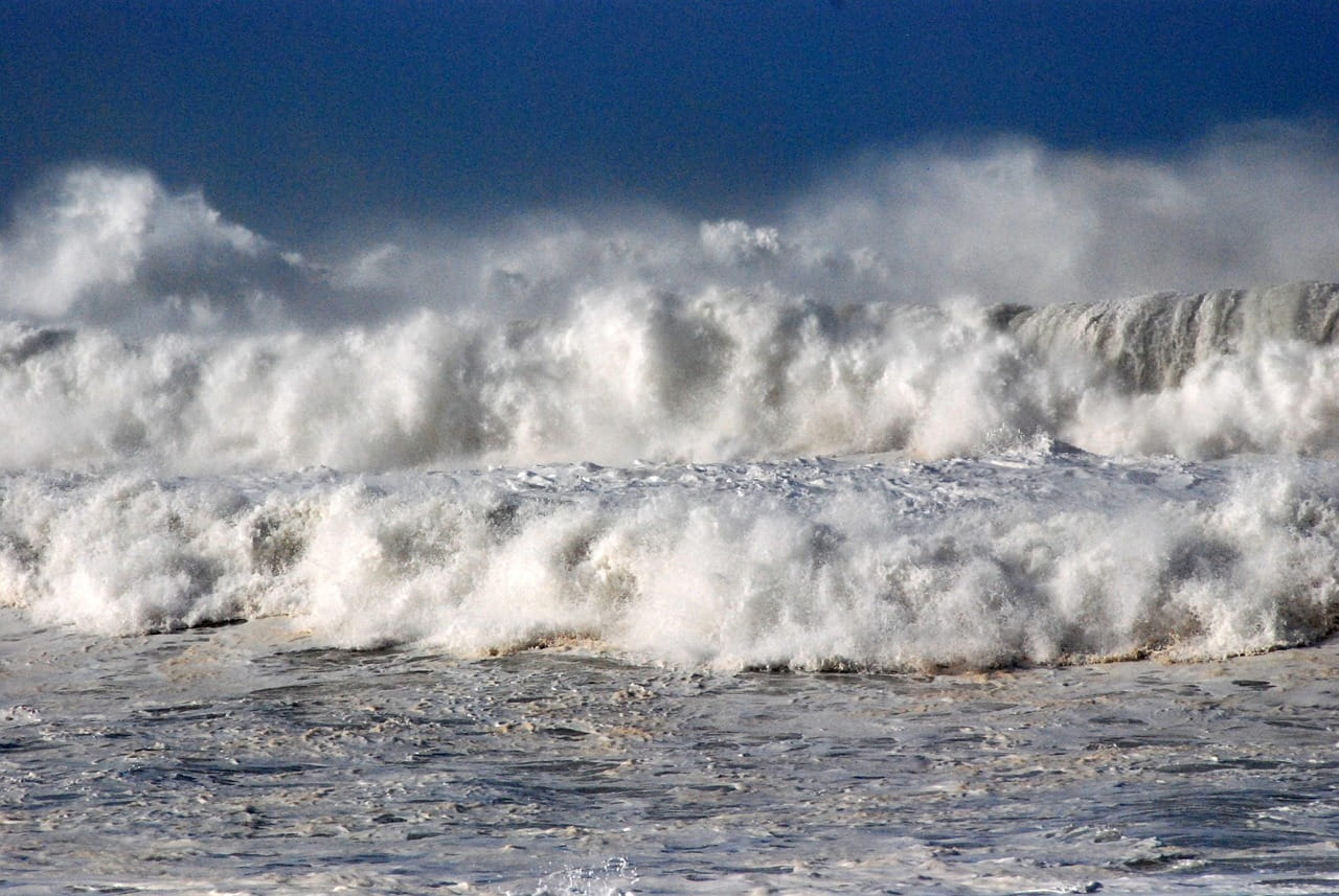 olas nazare portugal