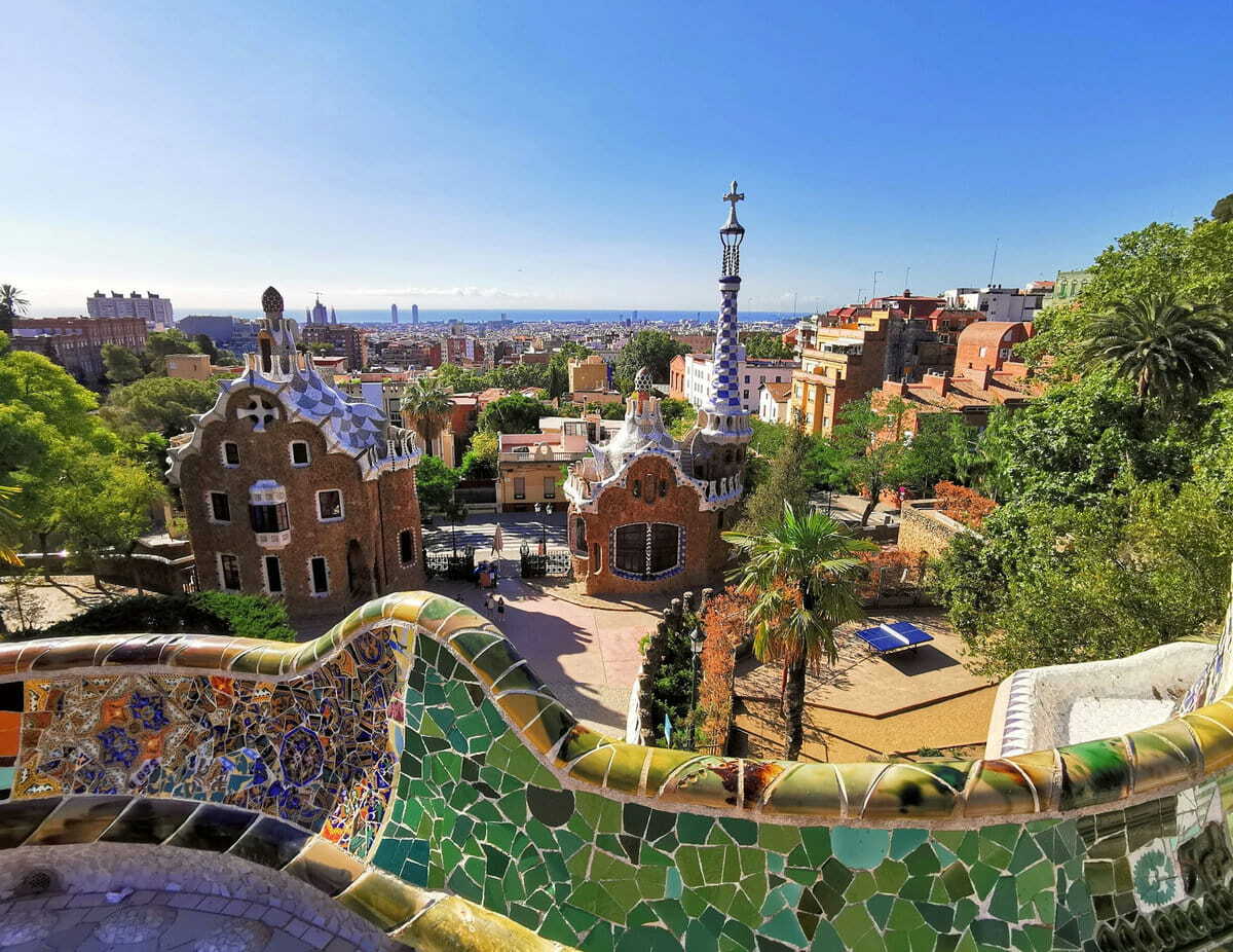 El inconfundible colorido del trencadís del Parc Güell