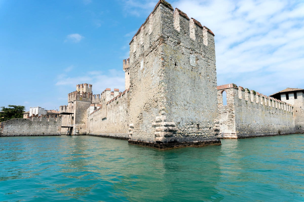 Castillo Scaligero de Sirmione junto al Lago di Garda
