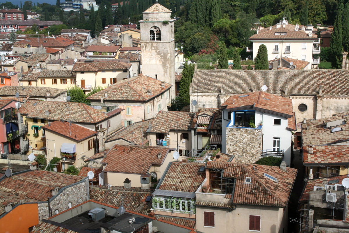 Tejados del casco histórico de Sirmione