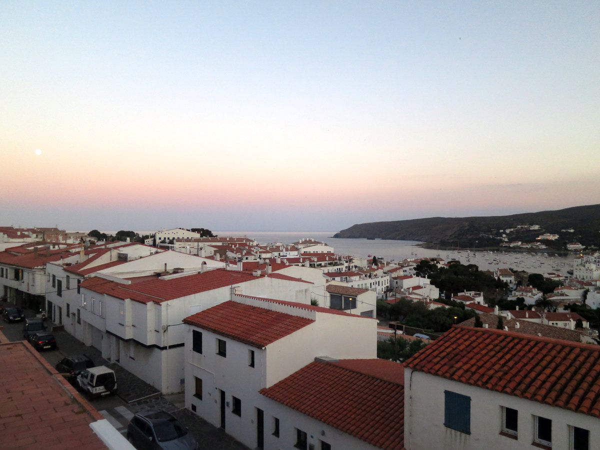 Cadaqués al atardecer