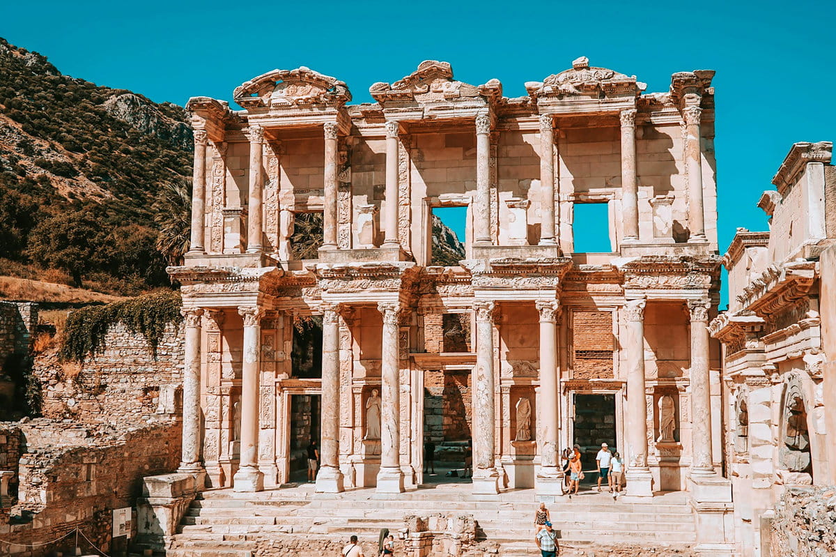 Biblioteca de Celso en las ruinas de Éfeso, Turquía